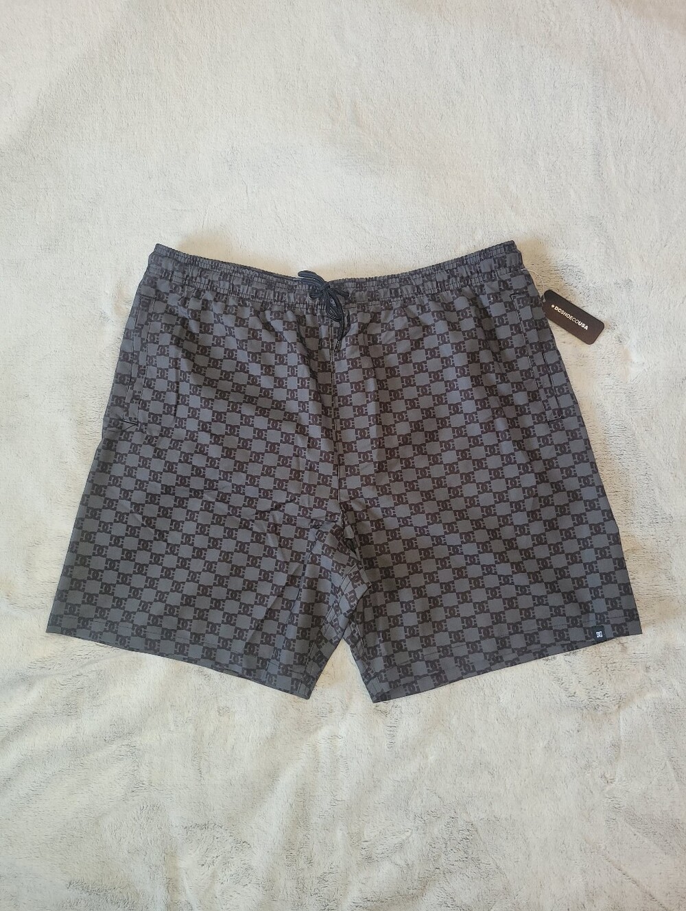 DC Shoes Mens Large Kona Volley AOP DC Monogram Logo Lined Swim Trunks Shorts